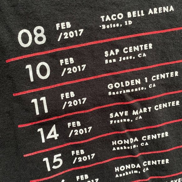 Twenty One Pilots Chest Approx. 17'' Emotional Roadshow 2017 Graphic T-Shirt - Picture 8 of 12